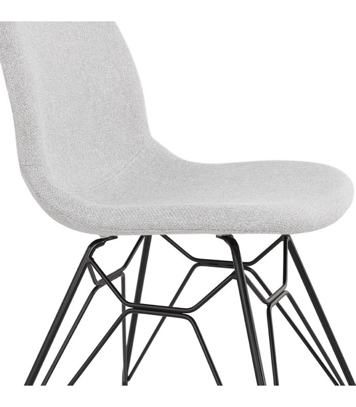 Chaise design gris clair en tissu et métal Kora
