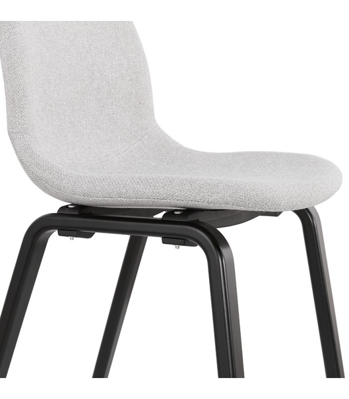 Chaise design gris clair en tissu et bois Bernice