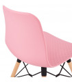 Chaise design rose en plastique et bois Delphine