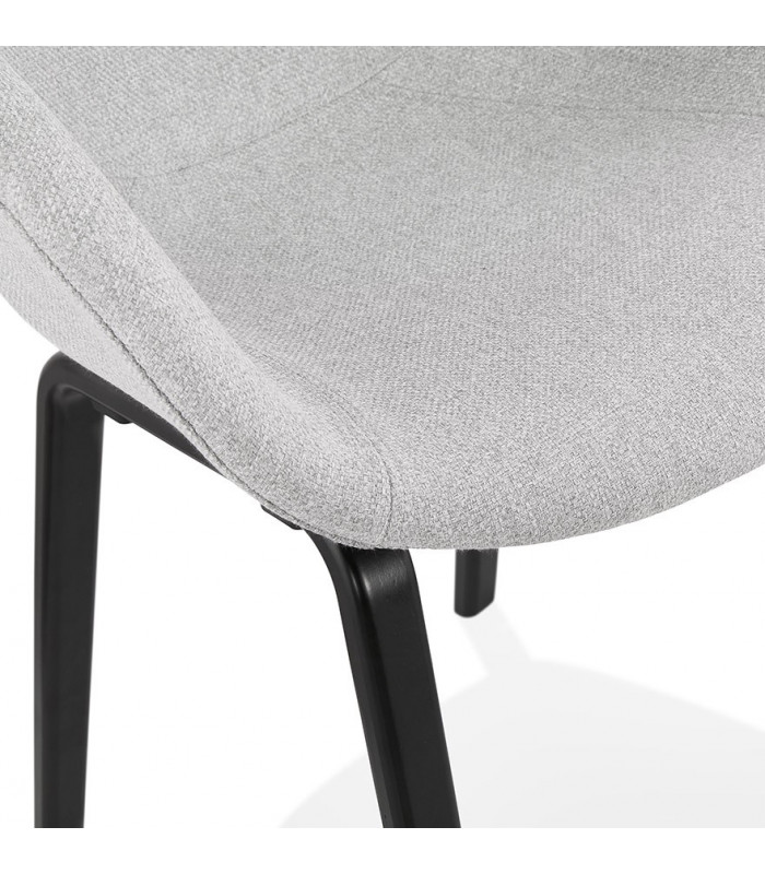 Fauteuil design gris clair en tissu et bois Claudia
